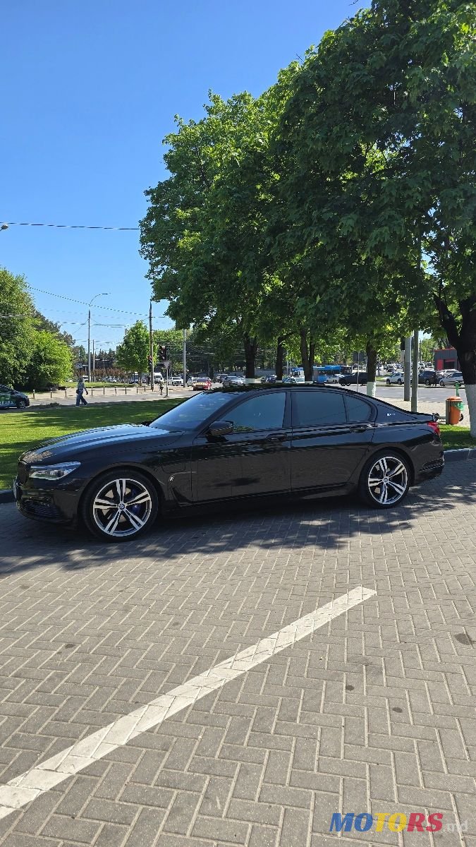 2016' BMW 7 Series photo #4