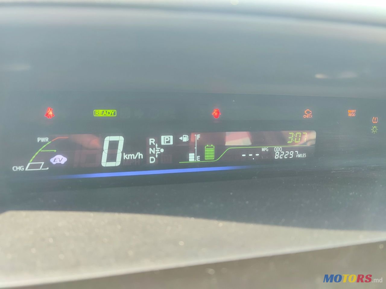 2012' Toyota Prius v photo #2