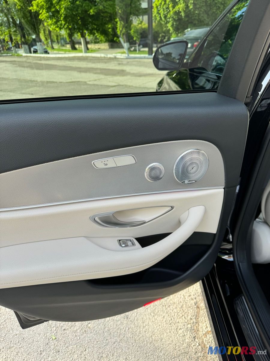 2017' Mercedes-Benz E-Class photo #6