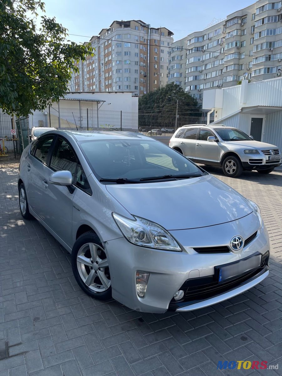 2012' Toyota Prius photo #4