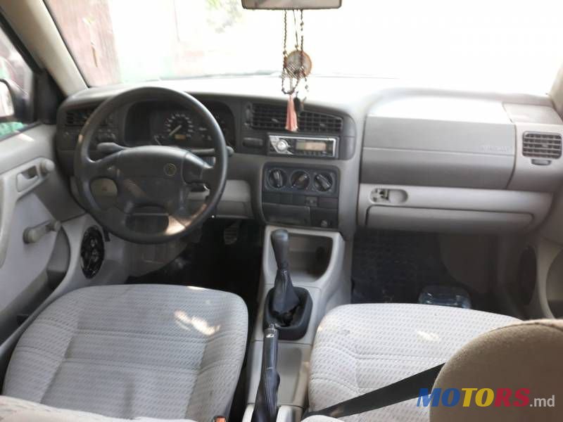 1996' Volkswagen Vento photo #6