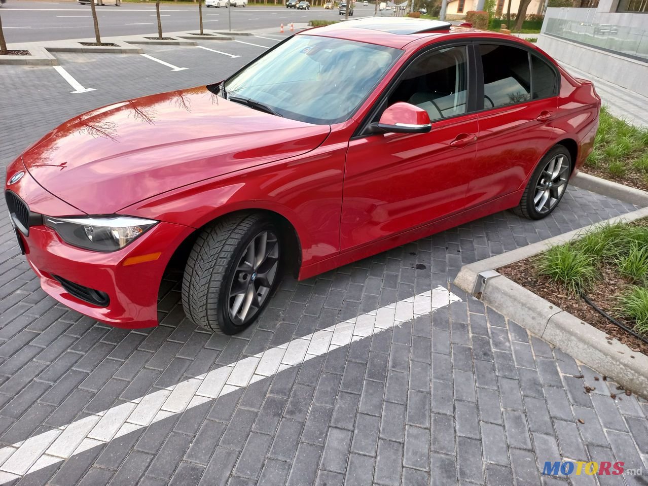 2013' BMW 3 Series photo #3