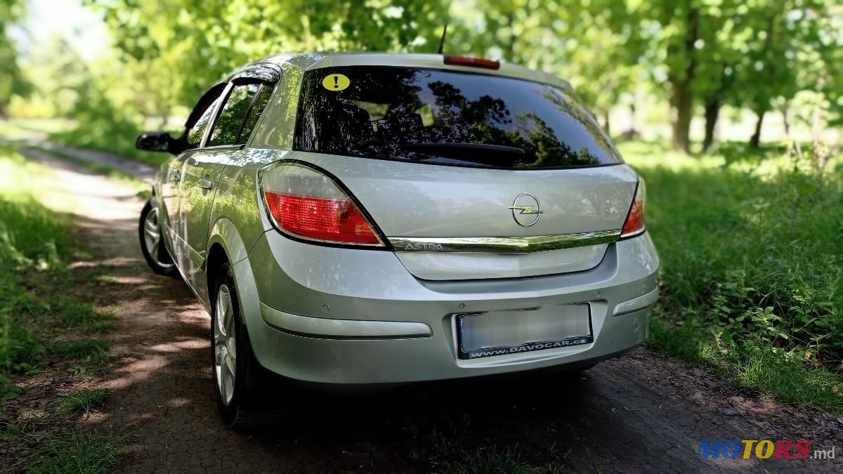2008' Opel Astra photo #4
