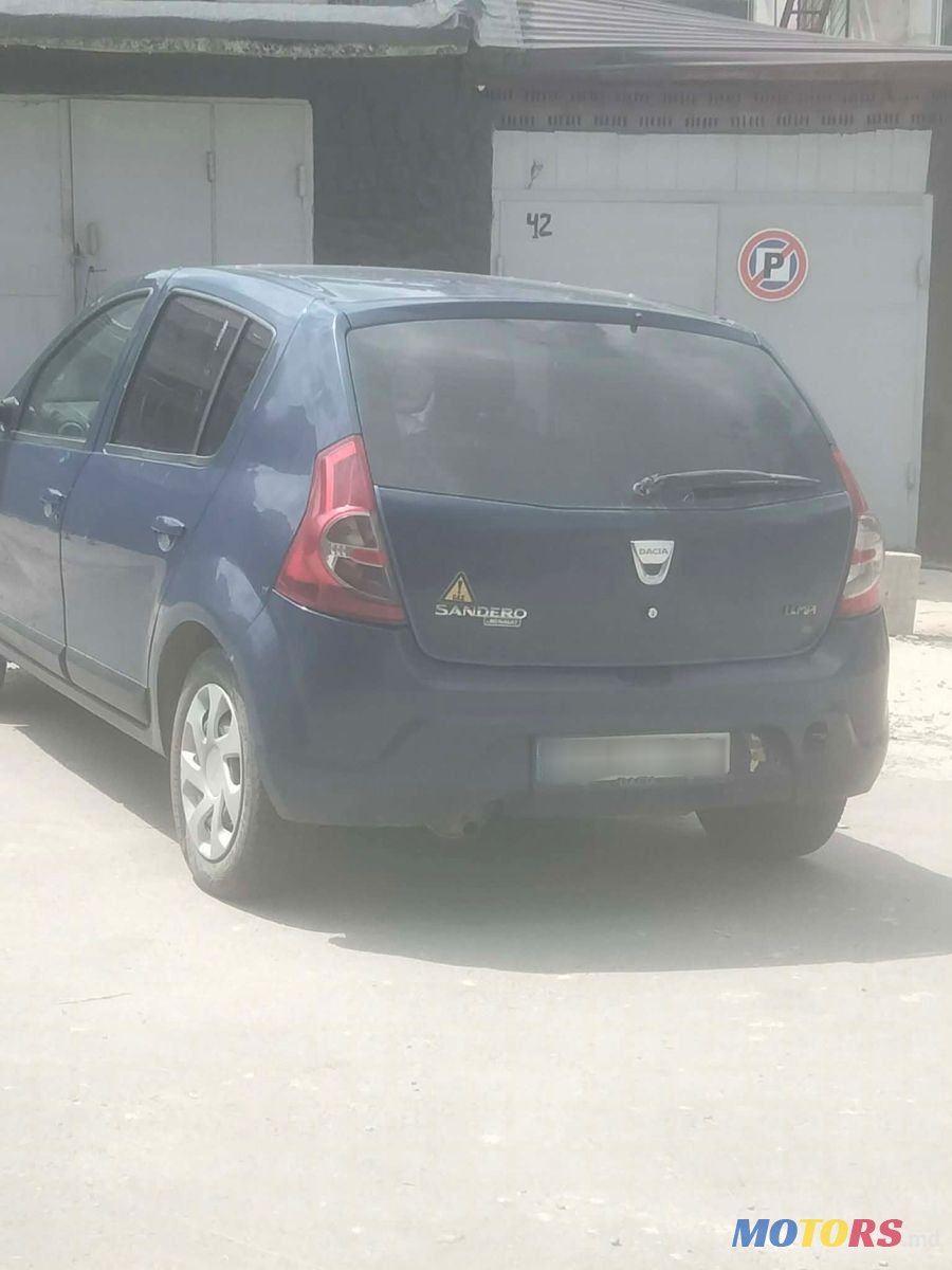 2009' Dacia Sandero photo #5
