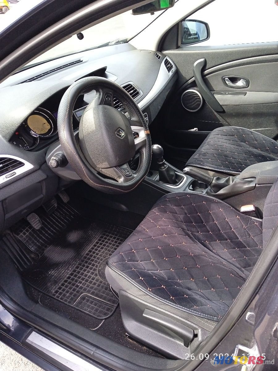 2010' Renault Megane photo #2