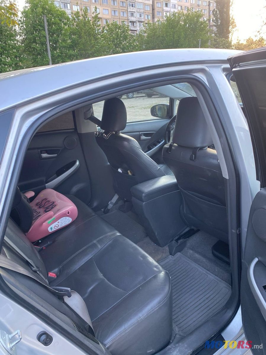 2011' Toyota Prius photo #6