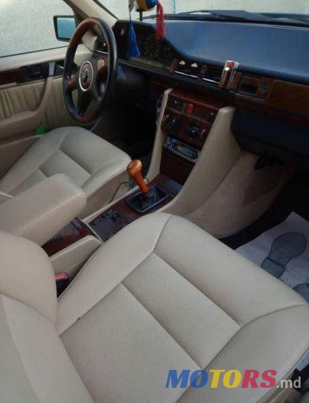 1985' Mercedes-Benz 124 photo #2