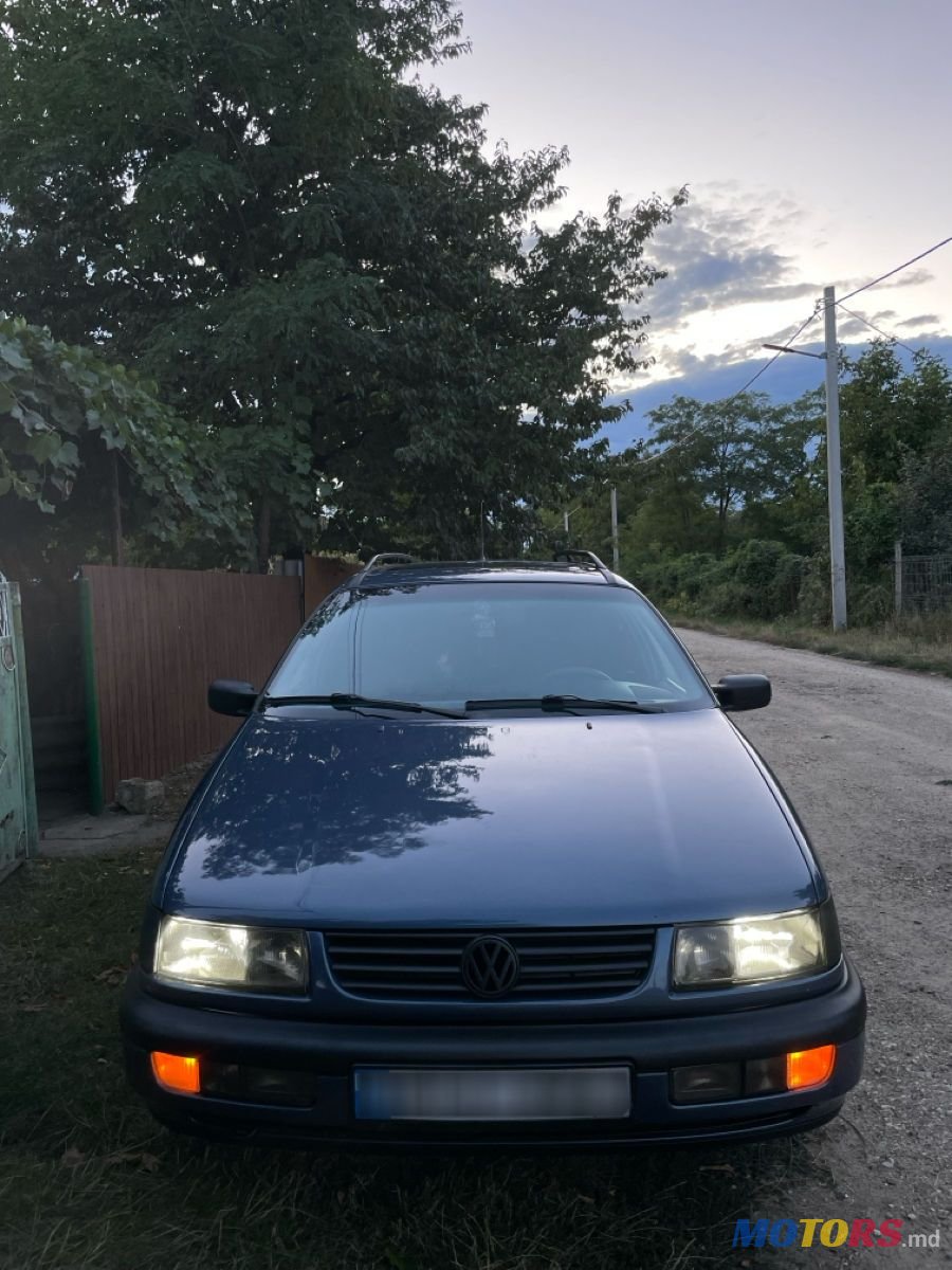 1994' Volkswagen Passat photo #2