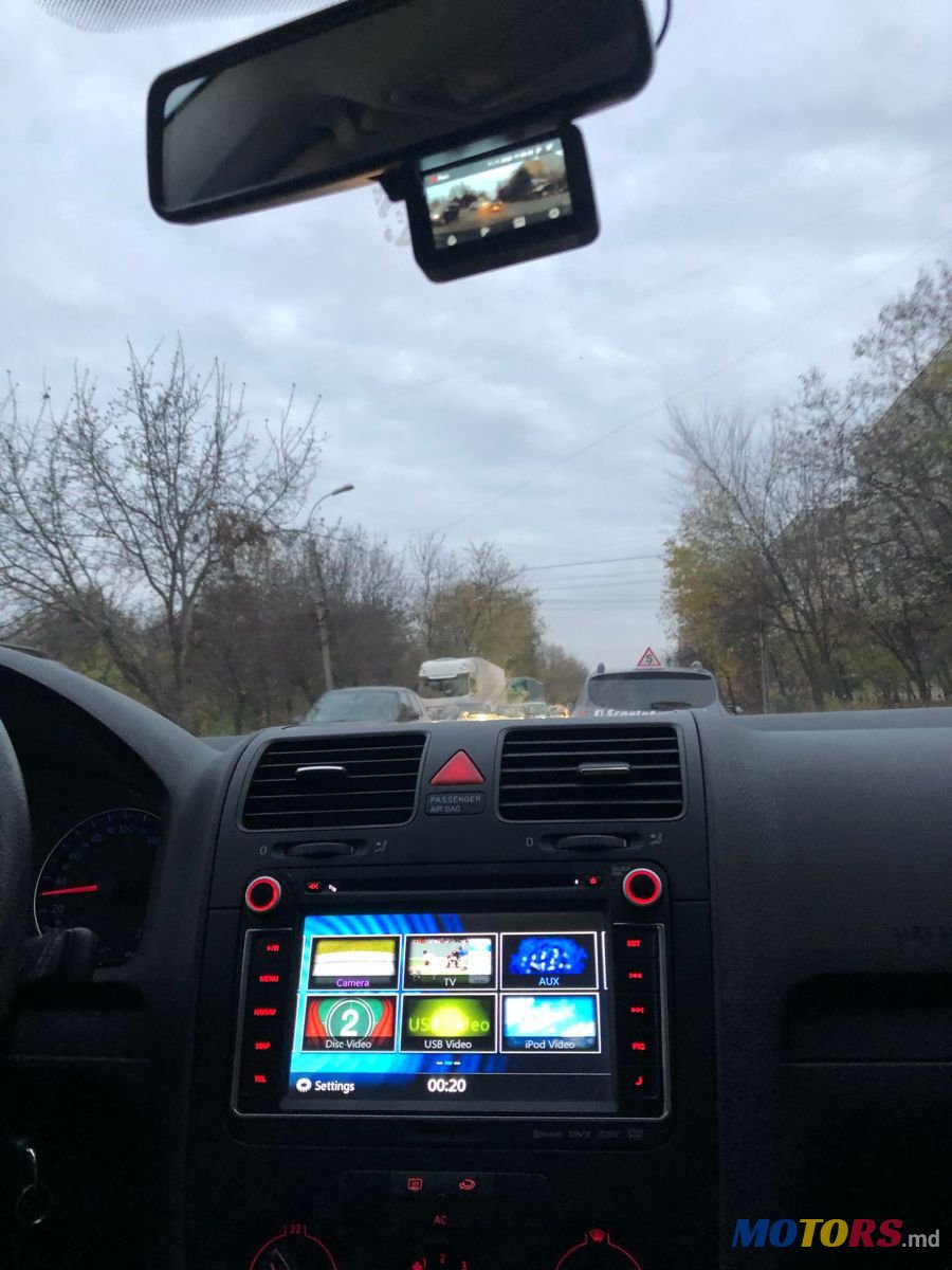 2007' Volkswagen Golf photo #3