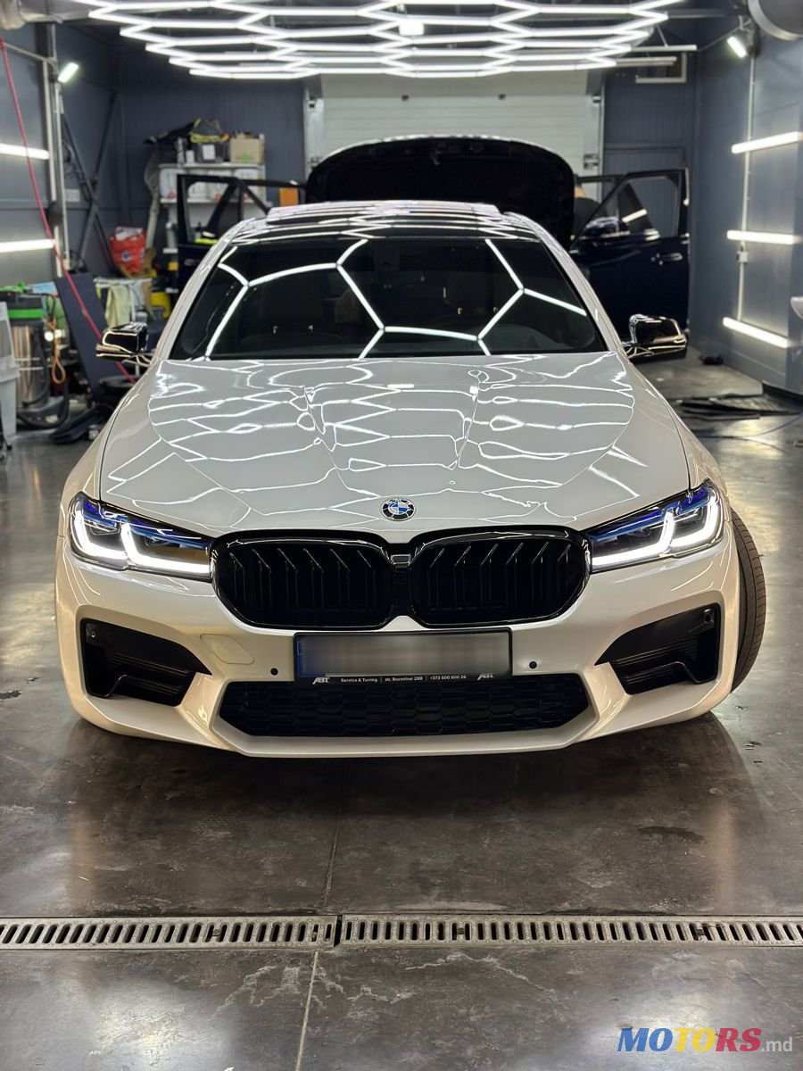 2015' BMW 5 Series photo #1