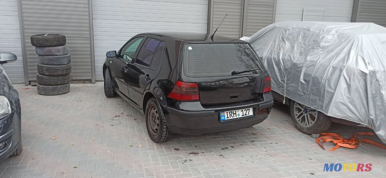 2002' Volkswagen Golf photo #3