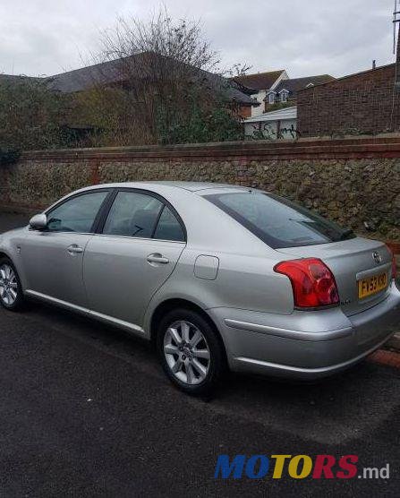 2004' Toyota Avensis photo #1