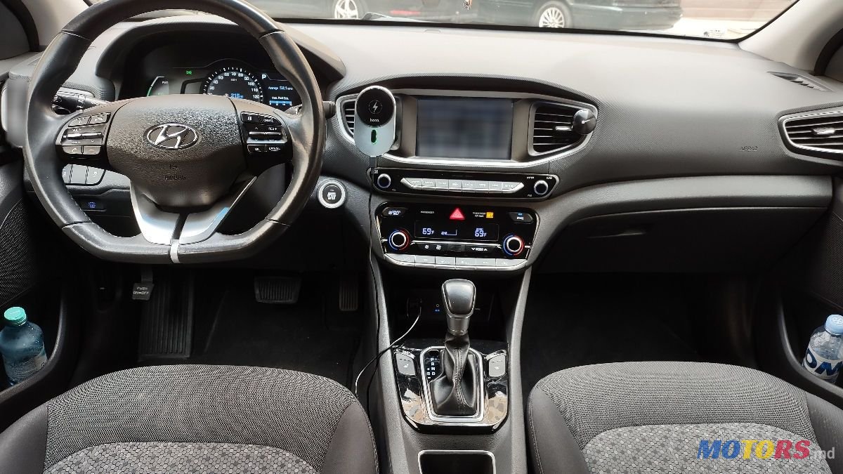 2016' Hyundai Ioniq photo #4