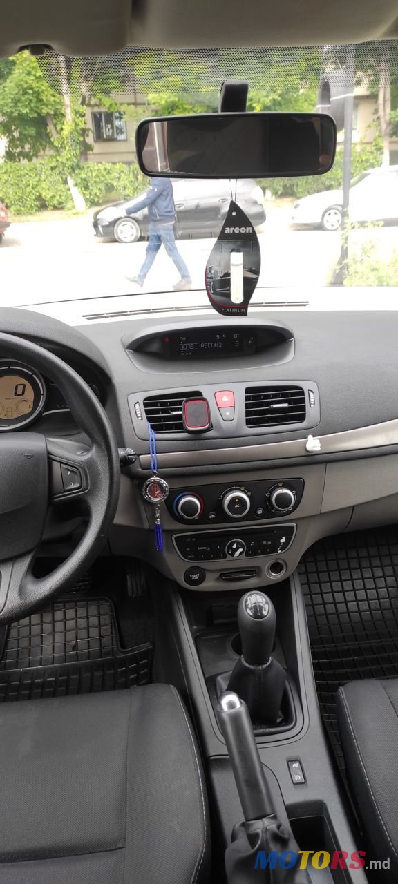 2009' Renault Megane photo #3