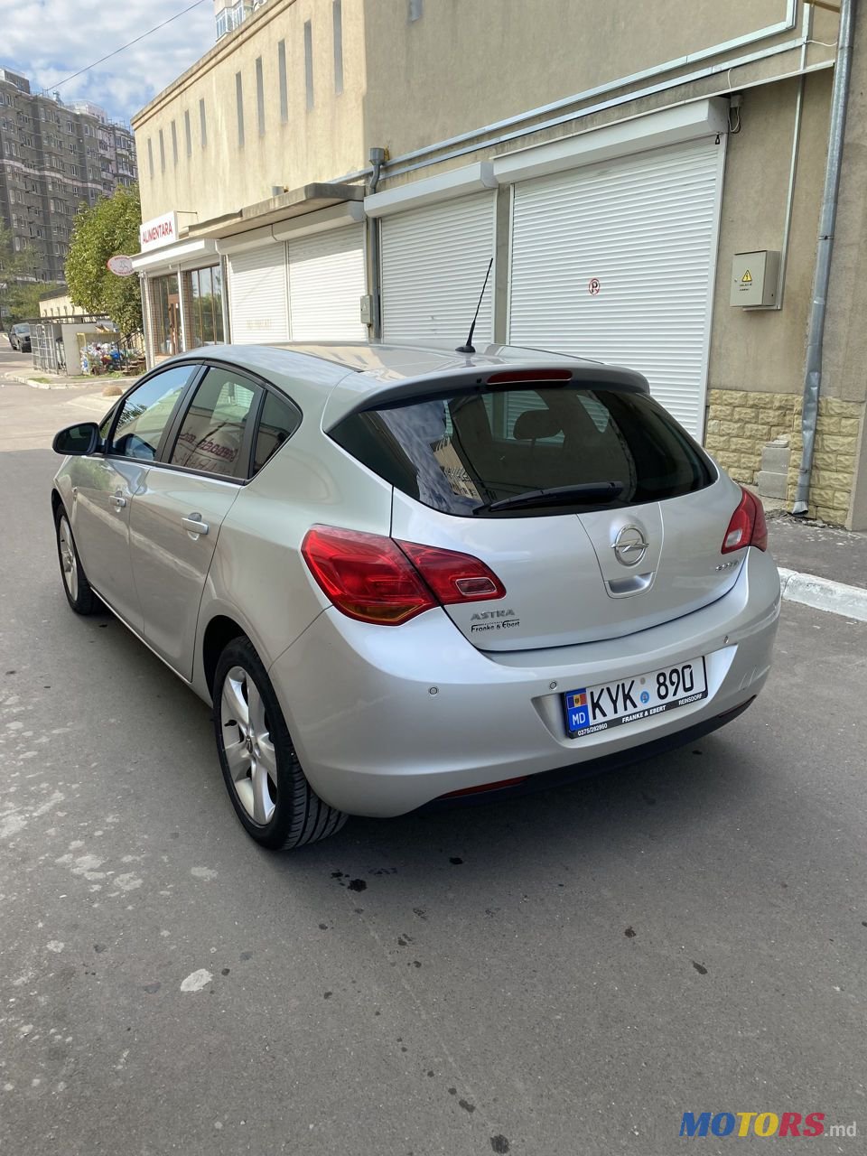 2012' Opel Astra photo #3