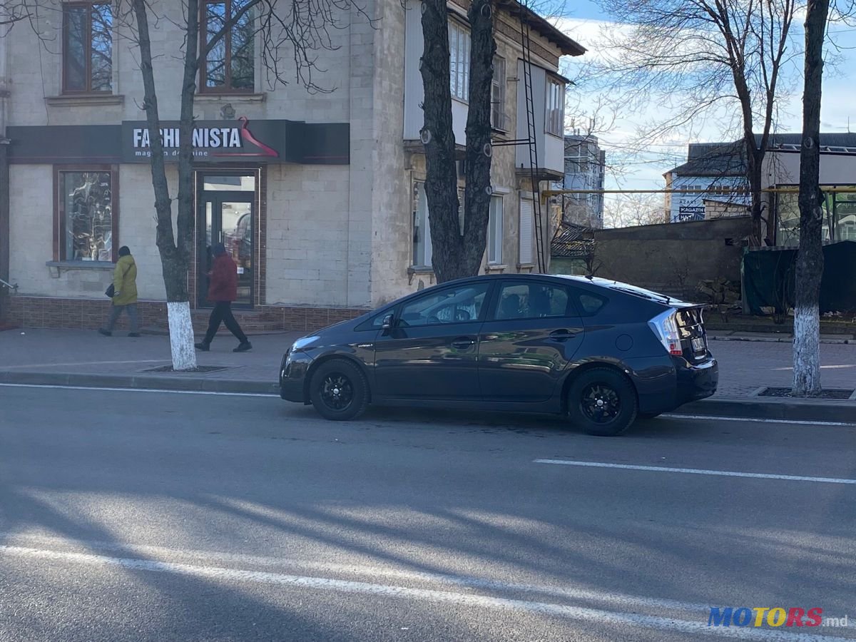 2011' Toyota Prius photo #3