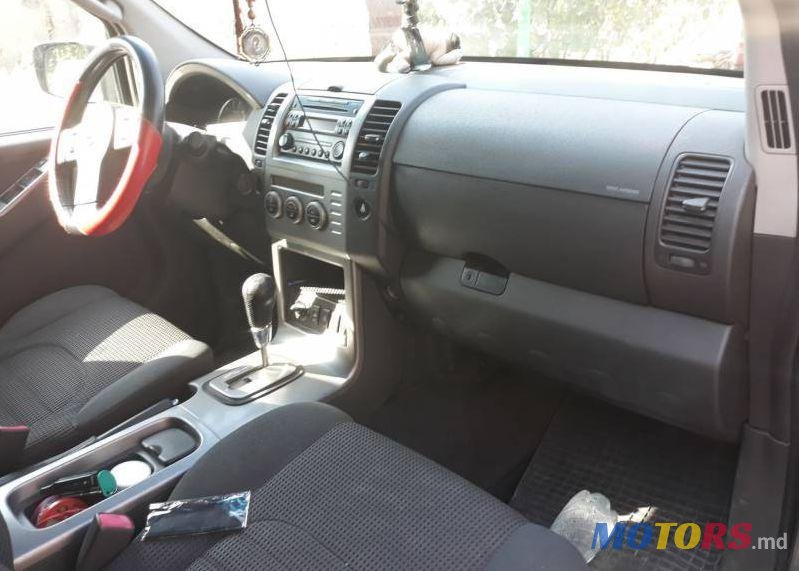 2005' Nissan Primastar photo #2