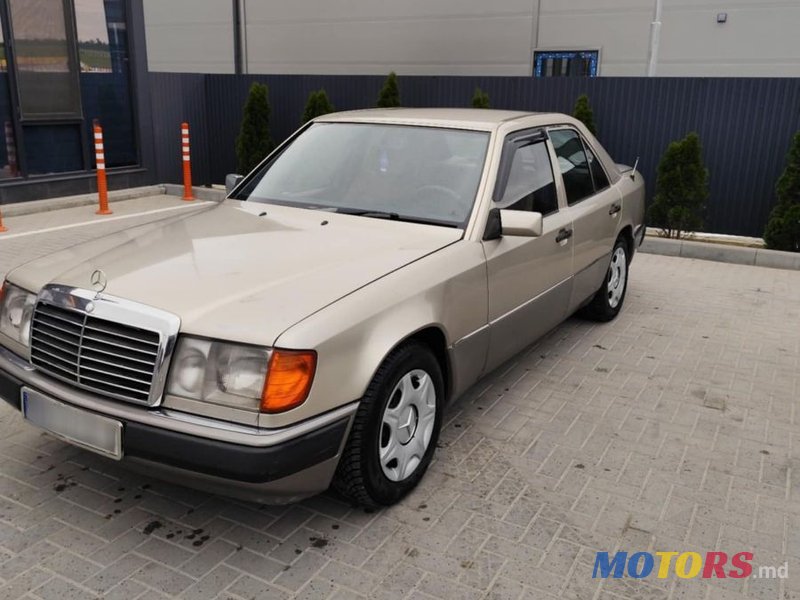 1992' Mercedes-Benz E-Class photo #6