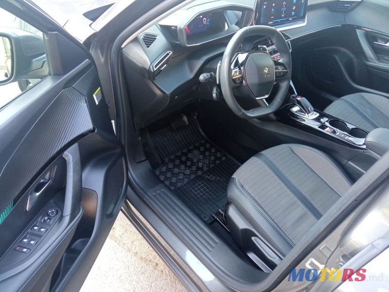 2021' Peugeot 2008 photo #6