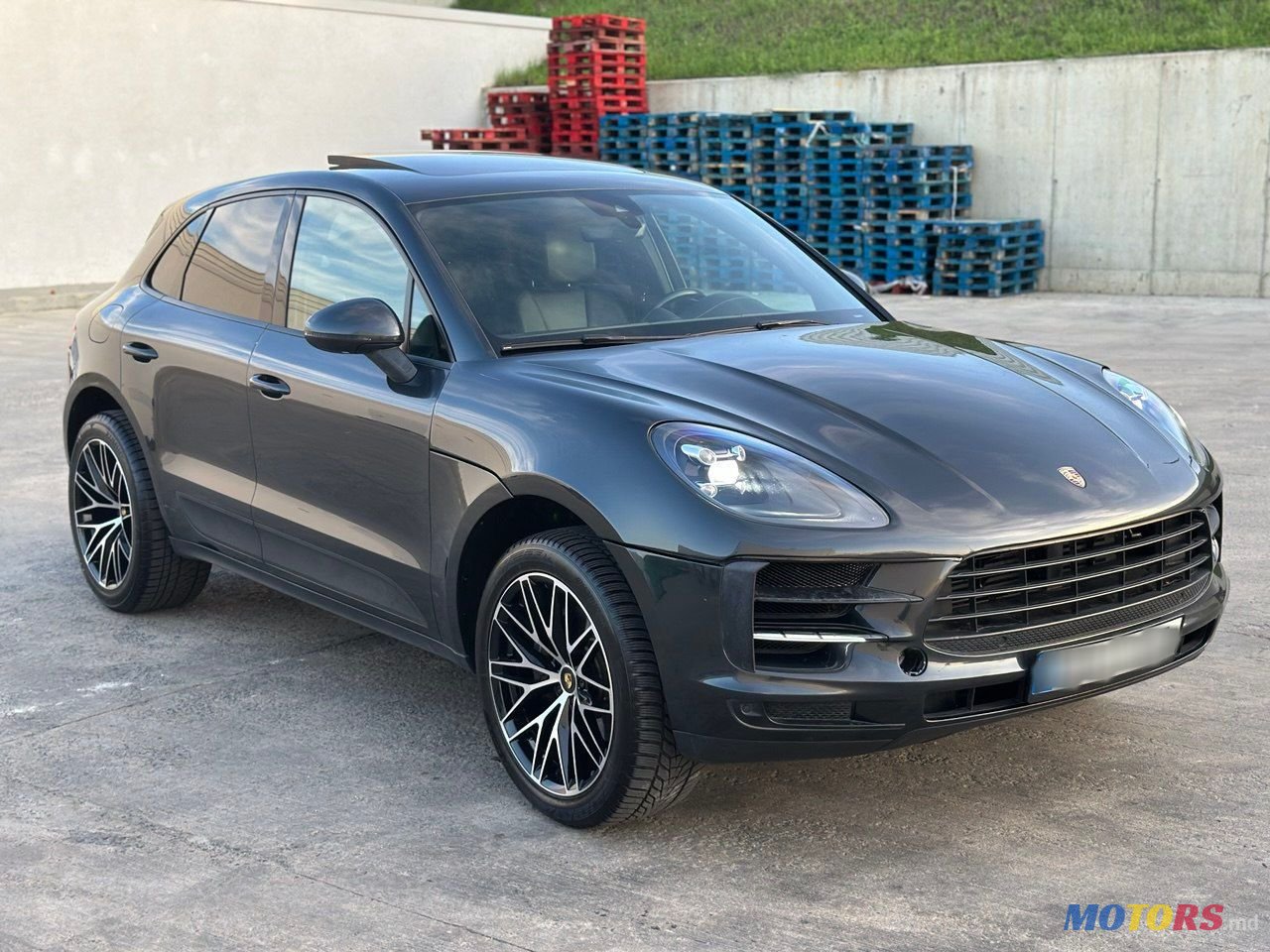 2020' Porsche Macan photo #1