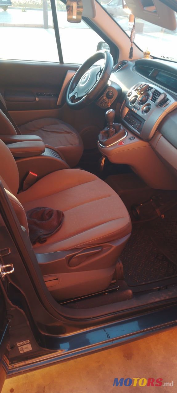 2008' Renault Scenic photo #4