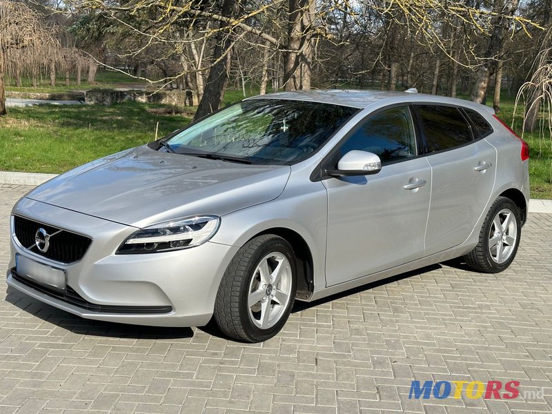 2017' Volvo V40 photo #2