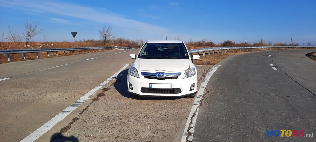 2012' Toyota Auris photo #1