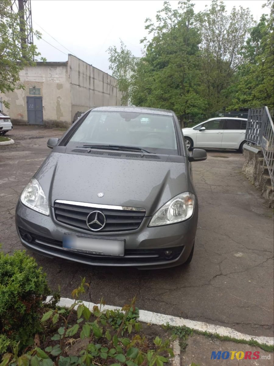 2011' Mercedes-Benz A-Class photo #3