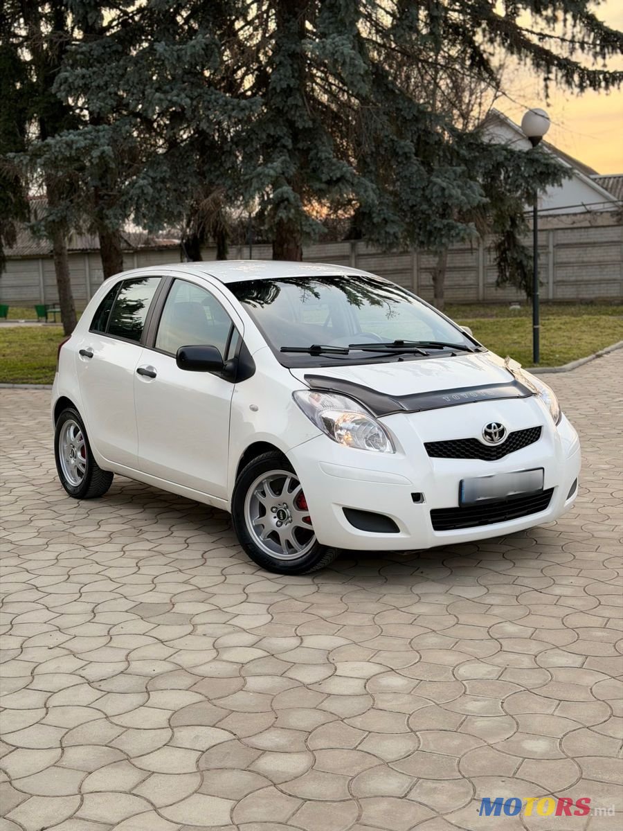 2010' Toyota Yaris photo #1
