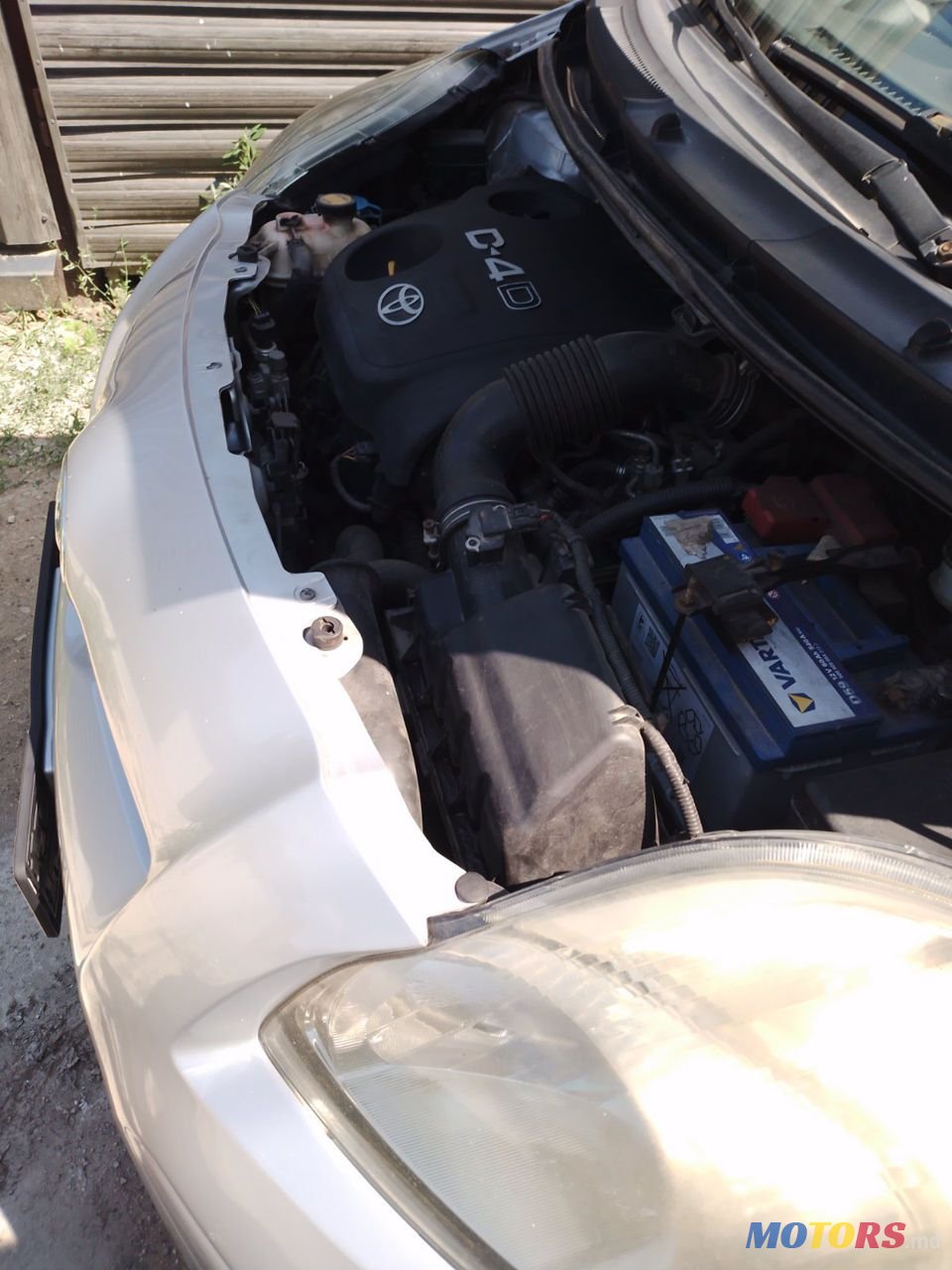 2009' Toyota Yaris photo #3