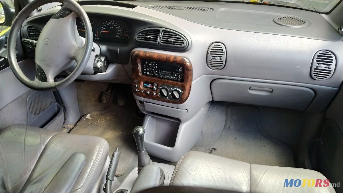 1999' Chrysler Voyager photo #3