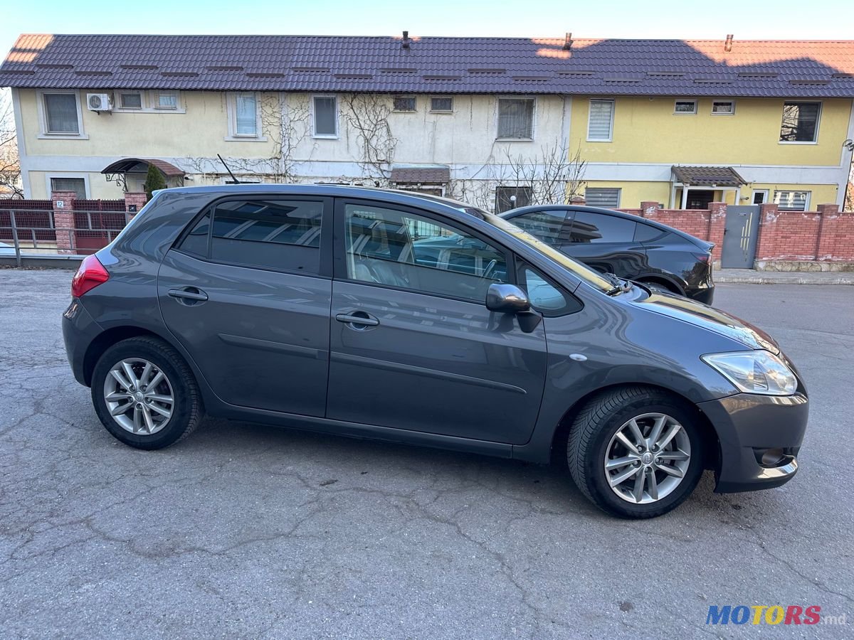 2009' Toyota Auris photo #4