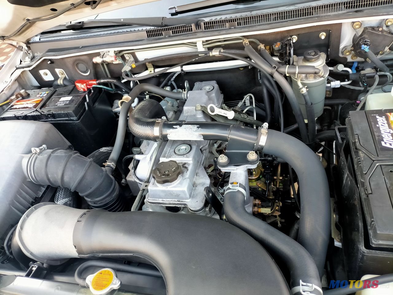 2004' Mitsubishi Pajero photo #5