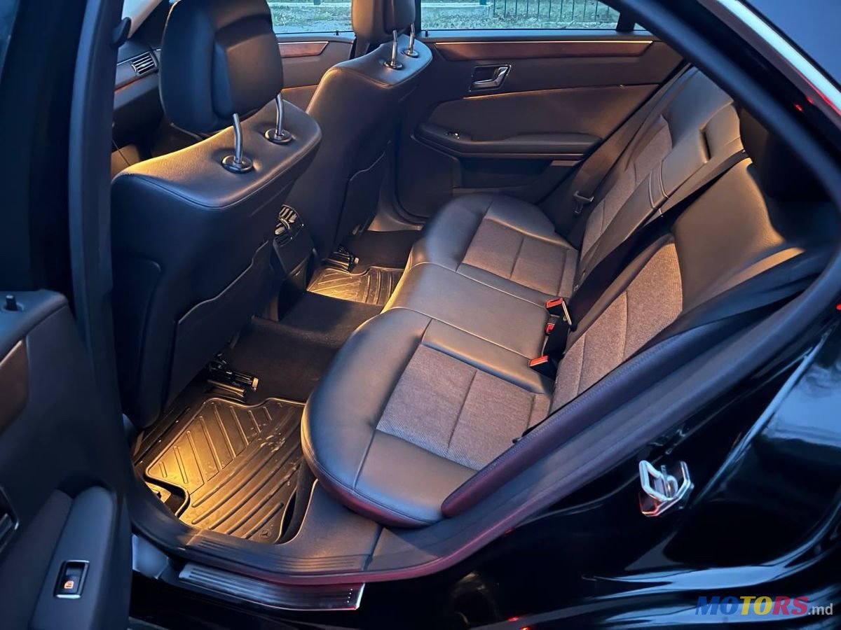 2011' Mercedes-Benz E-Class photo #6