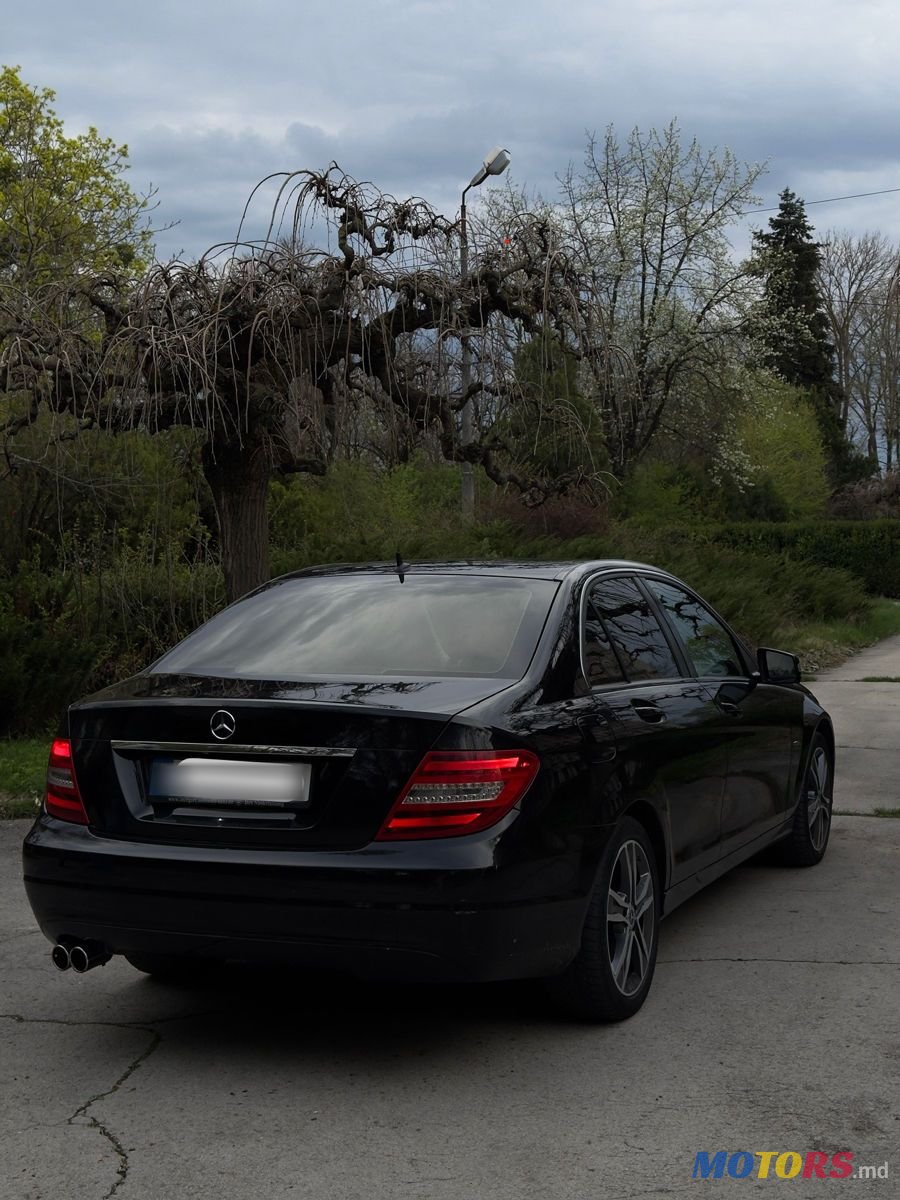 2011' Mercedes-Benz C-Class photo #4