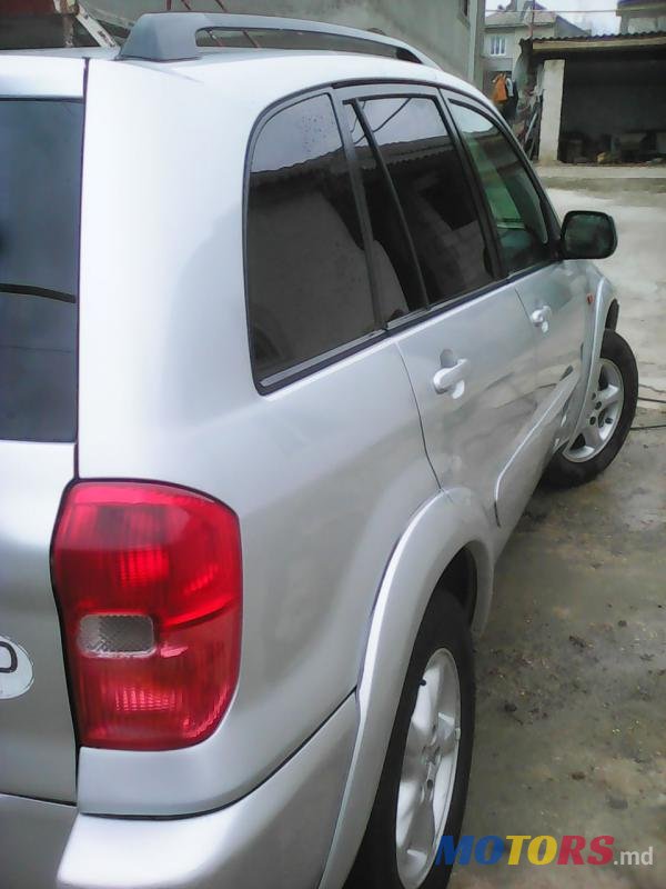 2002' Toyota RAV4 photo #3