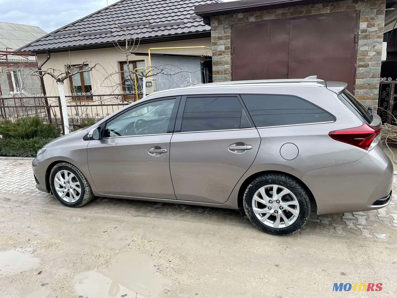 2016' Toyota Auris photo #4