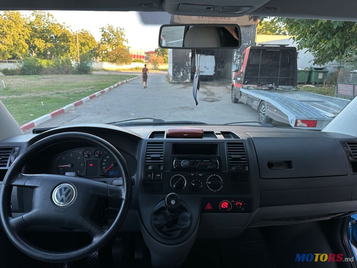 2003' Volkswagen Transporter photo #6