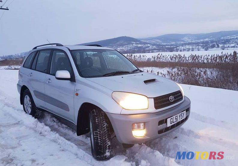 2001' Toyota RAV4 photo #2