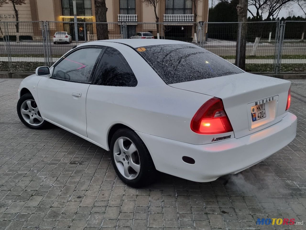 2002' Mitsubishi Mirage photo #4
