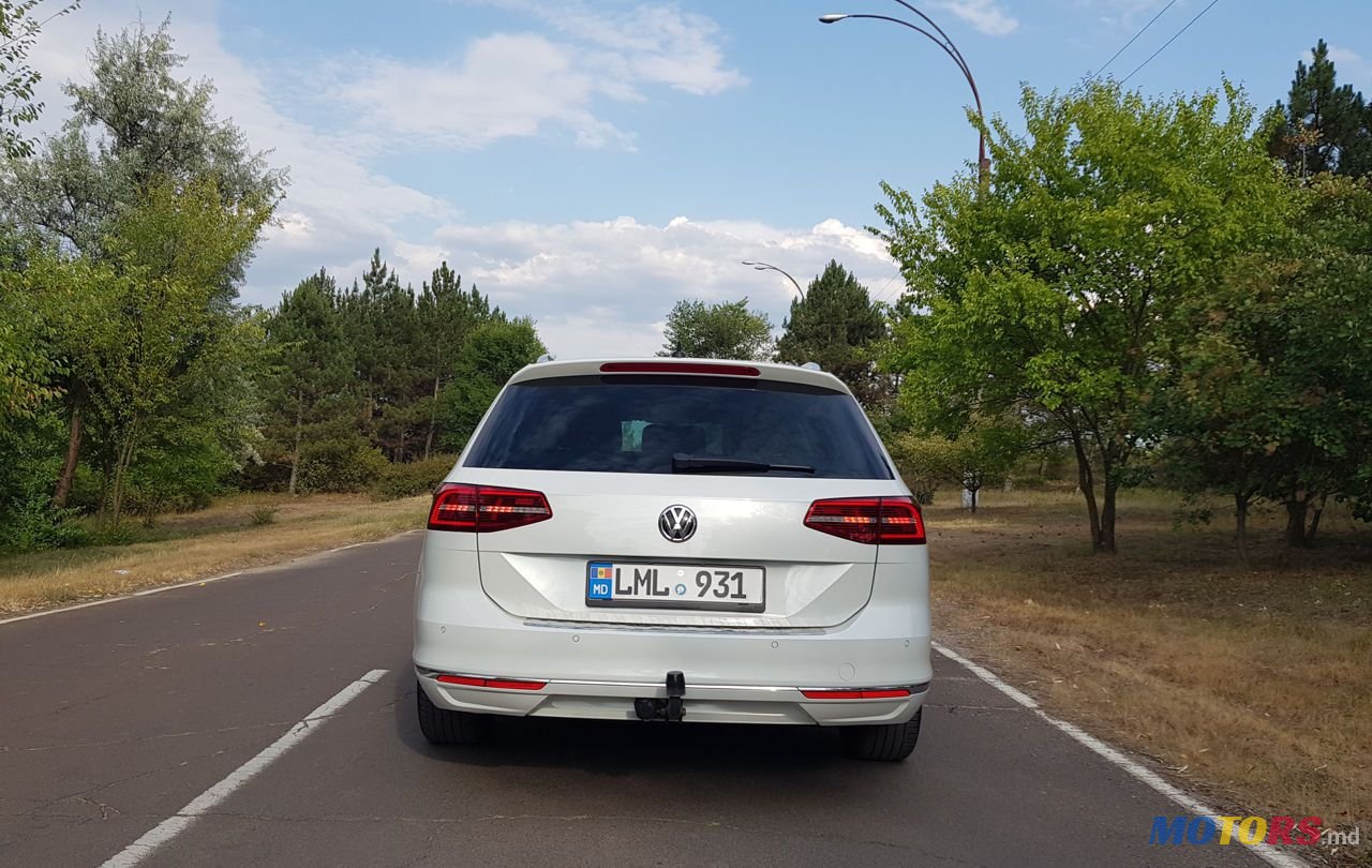 2015' Volkswagen Passat photo #2