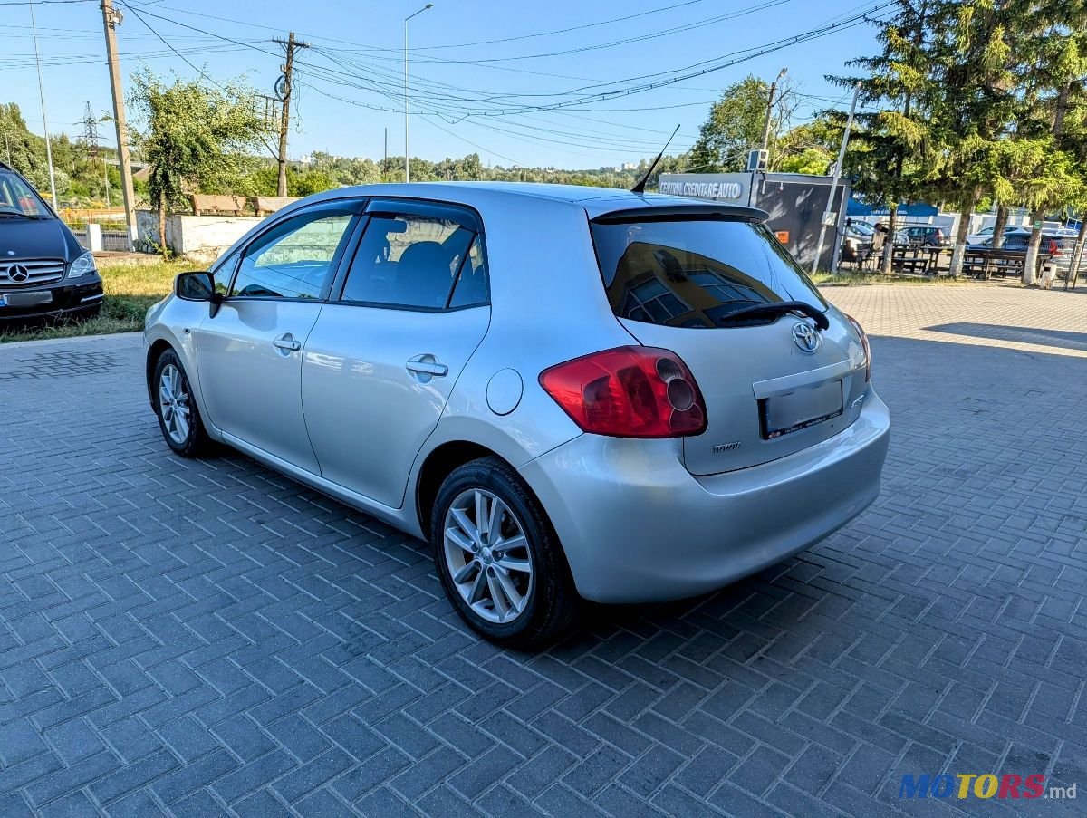 2009' Toyota Auris photo #4