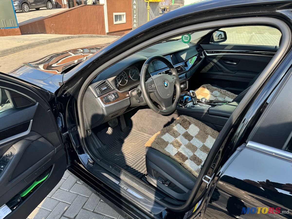 2013' BMW 5 Series photo #3