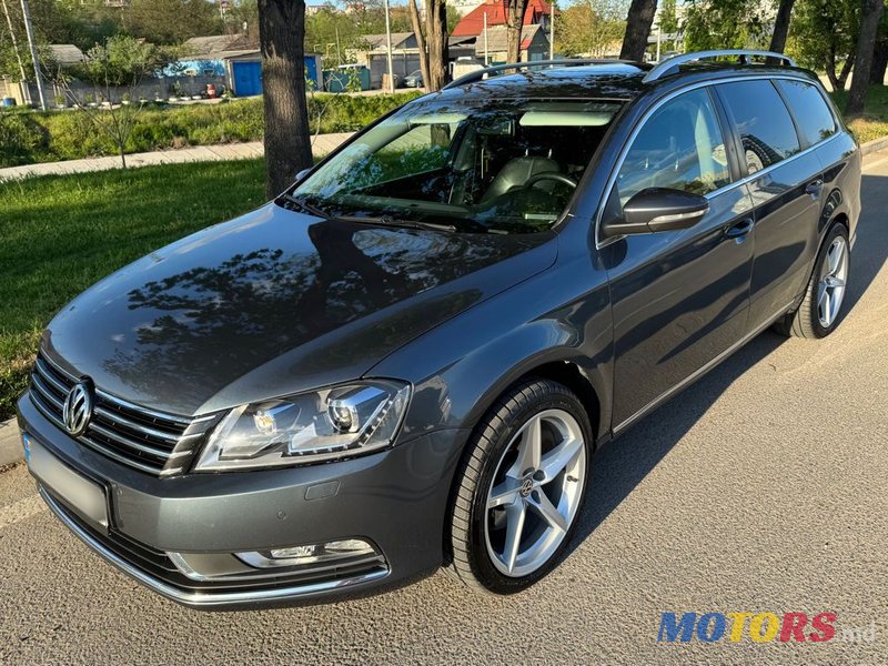 2012' Volkswagen Passat photo #1