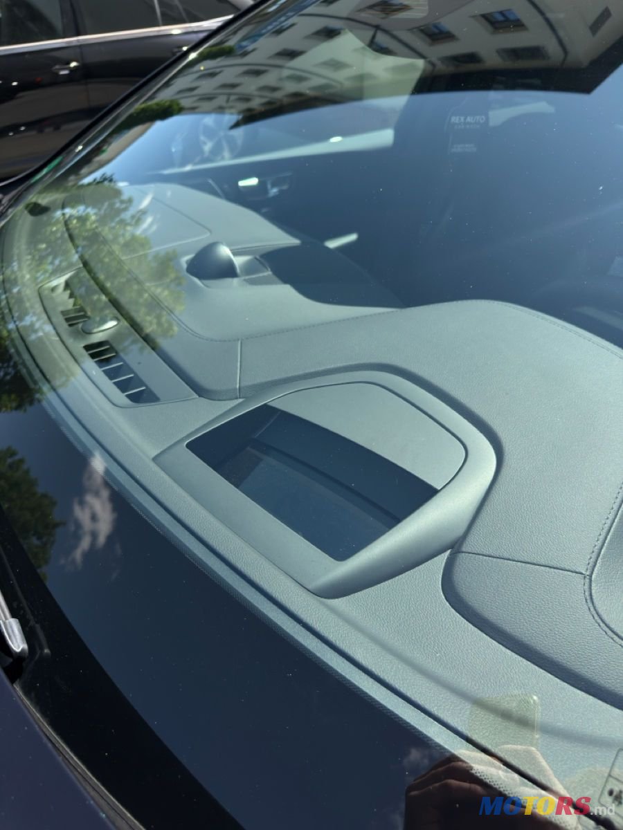 2022' Volvo XC60 photo #5