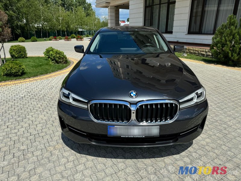 2020' BMW 5 Series photo #3