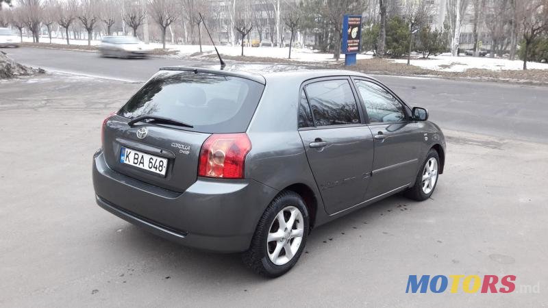 2005' Toyota Corolla photo #2