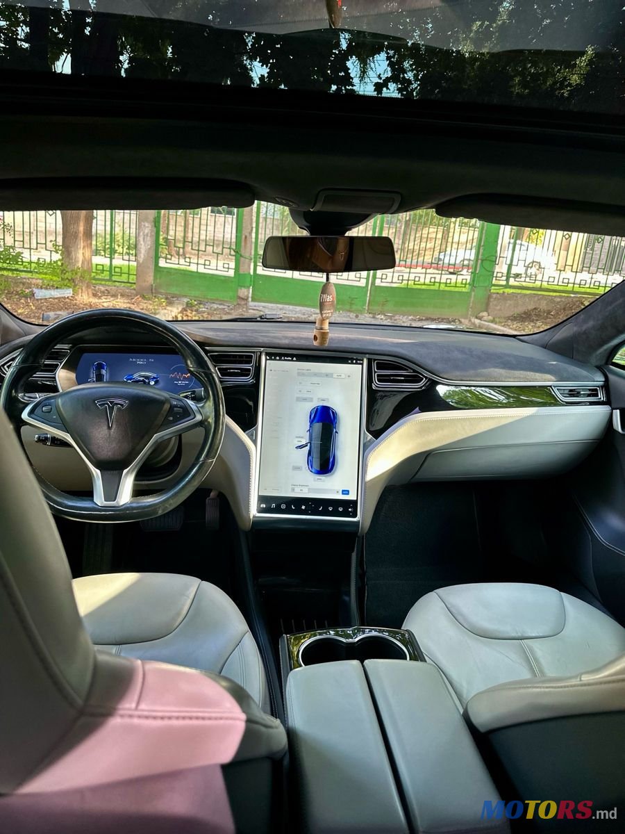 2015' Tesla Model S photo #5