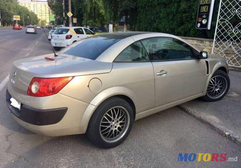 2005' Renault Megane photo #1