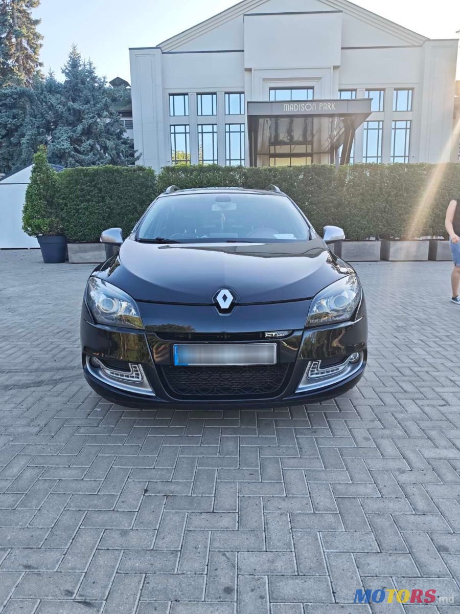 2012' Renault Megane photo #2